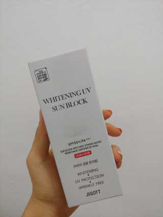 지고트 화이트닝 유브이 썬블럭 크림 70ml,1+1 — 4점을 준 리뷰어가 2019년 7월 올린 사용 사진