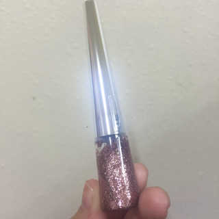 딜라잇18 홀리몰리 글리터라이너 — 5점을 준 리뷰어가 2016년 10월 올린 사용 사진