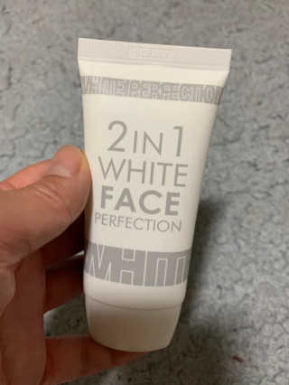피움 스킨바리스타 2in1 화이트 페이스 퍼펙션 50ml — 5점을 준 리뷰어가 2019년 6월 올린 사용 사진