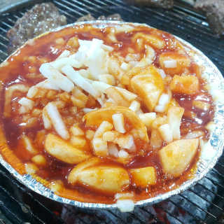 [두툼갈비] 두툼갈비 2인분 + 매콤치즈버섯 set — 5점을 준 리뷰어가 2018년 9월 올린 사용 사진