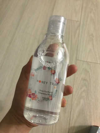 Honey Trap 허니트랩 로즈 퓨리파잉 클렌징 워터 — 5점을 준 리뷰어가 2018년 1월 올린 사용 사진
