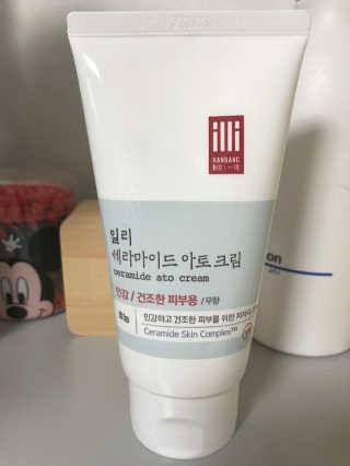 일리윤 세라마이드 아토 집중 크림 — 3.33점을 준 리뷰어가 2017년 6월 올린 사용 사진