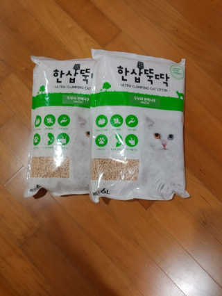 [펫토리아] BEST 고양이두부모래 6L 한삽뚝딱 — 4.5점을 준 리뷰어가 2019년 2월 올린 사용 사진