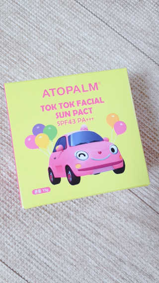 아토팜 톡톡 페이셜 선팩트 SPF43 PA+++ — 5점을 준 리뷰어가 2019년 6월 올린 사용 사진