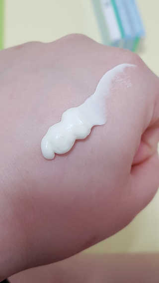 블랙모어스 내츄럴 비타민 E 크림 — 3.83점을 준 리뷰어가 2018년 3월 올린 사용 사진