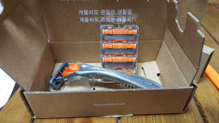 레이지 소사이어티 [레이지소사이어티] Simple BIC 3중날 면도기 — 3점을 준 리뷰어가 2018년 5월 올린 사용 사진