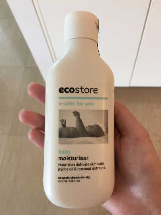 엘루스벤 에코스토어_베이비로션_200ml — 5점을 준 리뷰어가 2017년 6월 올린 사용 사진