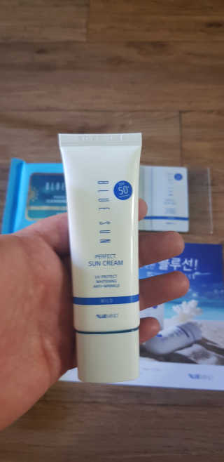 블루마인드 블루선 퍼펙트 선크림 [마일드] — 4.33점을 준 리뷰어가 2018년 7월 올린 사용 사진
