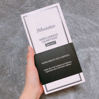 JM솔루션 물광 볼륨 파워 스페셜 — 5점을 준 리뷰어가 2018년 12월 올린 사용 사진