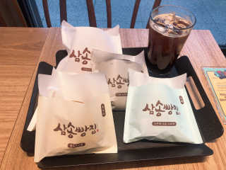 삼송빵집 부천점 [삼송빵집 부천역사점]삼송빵집 특별세트 — 5점을 준 리뷰어가 2019년 9월 올린 사용 사진