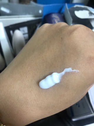 지고트 화이트닝 유브이 썬블럭 크림 70ml,1+1 — 4점을 준 리뷰어가 2019년 8월 올린 사용 사진