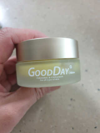 GoodDay Skincare GoodDay 강황 크림 — 5점을 준 리뷰어가 2019년 5월 올린 사용 사진