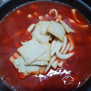 두번째 국떡 국가대표 떡볶이 1팩 + 영미칩 2봉 증정 — 5점을 준 리뷰어가 2019년 2월 올린 사용 사진