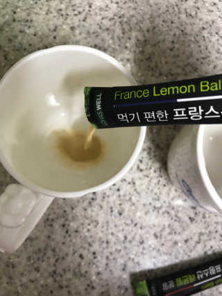로하스웰 프랑스산 레몬밤 분말 — 4.5점을 준 리뷰어가 2018년 6월 올린 사용 사진
