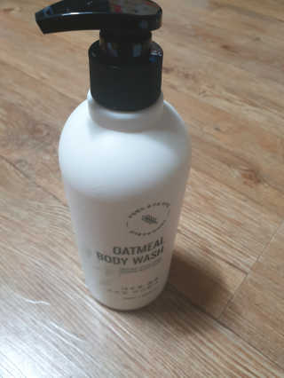 (주)에네스티 내추럴 촉촉  오트밀 바디워시 500ml — 5점을 준 리뷰어가 2020년 1월 올린 사용 사진