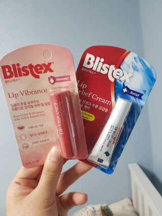 블리스텍스 립 릴리프 크림 립밤, 립 바이브런스 립밤 — 5점을 준 리뷰어가 2018년 11월 올린 사용 사진