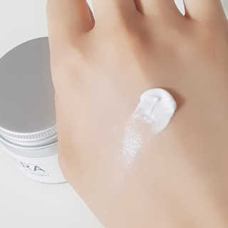메이니 화이트 신드라 크림 70ml — 3.67점을 준 리뷰어가 2018년 4월 올린 사용 사진