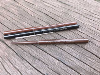 우드버리 1.5mm 스키니 젤 아이라이너 — 5점을 준 리뷰어가 2019년 5월 올린 사용 사진