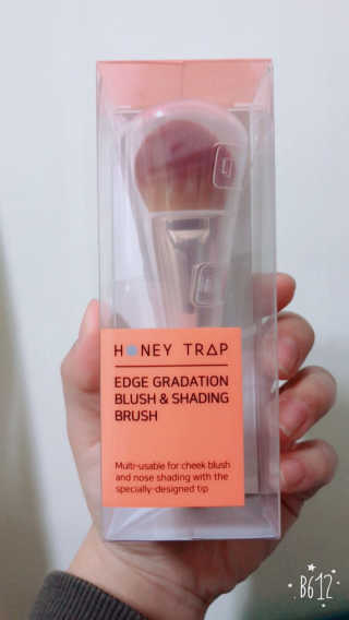 Honey Trap 엣지 그라데이션 블러쉬 & 섀딩 브러쉬 — 5점을 준 리뷰어가 2018년 1월 올린 사용 사진