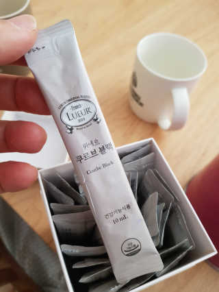 [하우투잇] 뤼에르 쿠르브 블랙 10ml x 30포 총 300ml — 4점을 준 리뷰어가 2020년 2월 올린 사용 사진