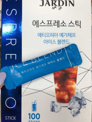 (주)쟈뎅 [쟈뎅] 에스프레소스틱 아이스블렌드 — 3.5점을 준 리뷰어가 2019년 4월 올린 사용 사진