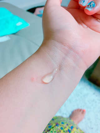 뷰티여우_아토클리닉 [아토클리닉] 아기들이 쓰는 보습, 진정 수딩젤 2개 — 4.5점을 준 리뷰어가 2019년 7월 올린 사용 사진