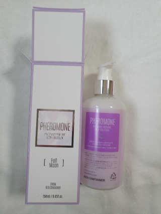 레드컨테이너 페로몬향 퍼퓸 바디에멀전 — 5점을 준 리뷰어가 2020년 2월 올린 사용 사진