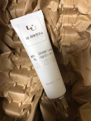 W.피부연구소 화이트 글루타치온 톤업크림 — 3.67점을 준 리뷰어가 2018년 10월 올린 사용 사진