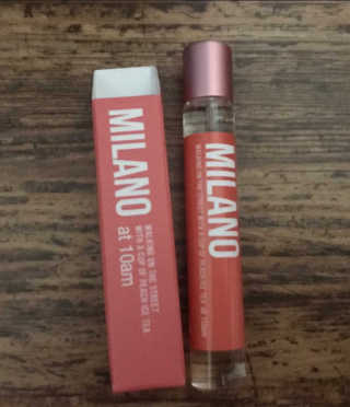 더블유드레스룸 롤 온 퍼퓸EDT 10ml — 4점을 준 리뷰어가 2018년 10월 올린 사용 사진