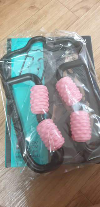 뭅뭅 바디핏레그롤러 종아리 허벅지 하체 마사지기 — 5점을 준 리뷰어가 2019년 11월 올린 사용 사진