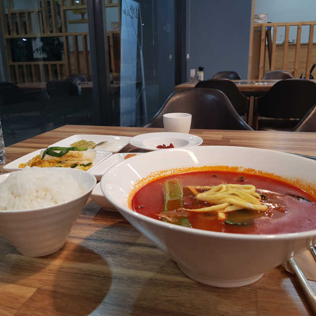[호반으로부터] 닭곰탕+닭계장+음료수 리뷰 사진