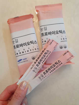 눈길 프로바이오틱스 눈길 콜라겐 프로바이오틱스 — 5점을 준 리뷰어가 2019년 11월 올린 사용 사진