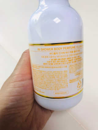 바디홀릭 인샤워 바디퍼퓸 옐로우포션 250ML — 4점을 준 리뷰어가 2019년 4월 올린 사용 사진
