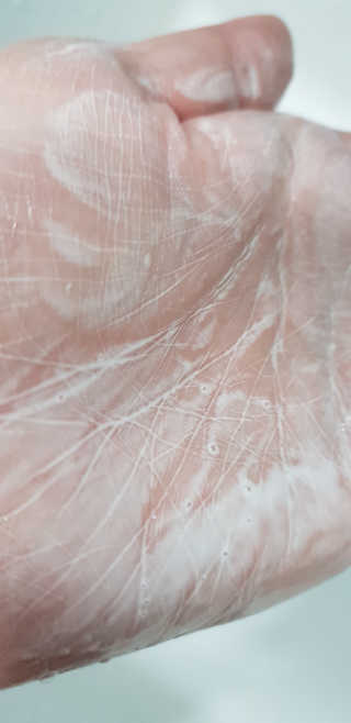 페어아크네 크리미폼 페어아크네 크리미 폼 — 3.5점을 준 리뷰어가 2019년 8월 올린 사용 사진