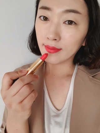 나틴다 아트인블랙 립스틱 — 5점을 준 리뷰어가 2019년 3월 올린 사용 사진