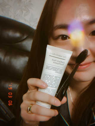 the naked object 디블랙팩치약 디블랙칫솔 세트 — 4.5점을 준 리뷰어가 2019년 3월 올린 사용 사진
