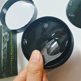 퓨어힐스 포어 클리어 블랙 챠콜 아이패치 — 4.17점을 준 리뷰어가 2019년 3월 올린 사용 사진