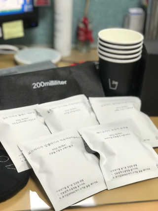 200ml 스페셜티 커피 드립백 프리미엄 패키지 샘플러 — 5점을 준 리뷰어가 2019년 10월 올린 사용 사진