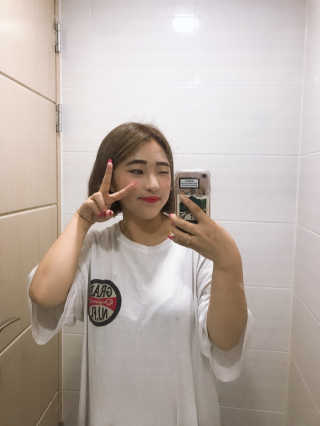 [블랙루즈] 피치 커버 벨벳 쿠션 2종 중 택1 — 5점을 준 리뷰어가 2019년 10월 올린 사용 사진