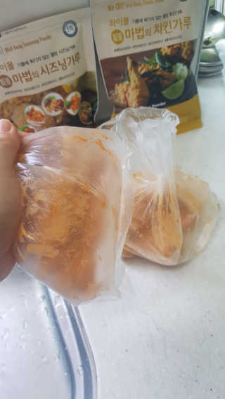 MCP 하이몰 마법의치킨가루2봉랜덤 + 코코넛허니버터2봉 — 4점을 준 리뷰어가 2020년 3월 올린 사용 사진