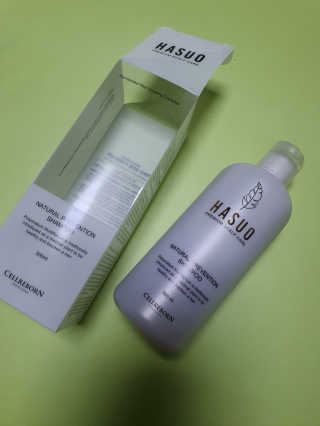 셀리본 하수오 내츄럴 프리벤션 탈모관리 샴푸 300ml — 5점을 준 리뷰어가 2019년 11월 올린 사용 사진