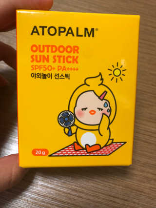아토팜 야외놀이 선스틱 SPF50+ PA++++ — 5점을 준 리뷰어가 2020년 3월 올린 사용 사진