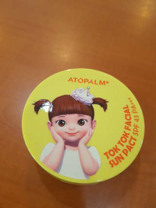 아토팜 톡톡 페이셜 선팩트 SPF43 PA+++ — 5점을 준 리뷰어가 2018년 3월 올린 사용 사진