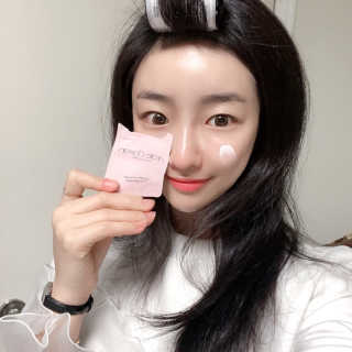 아크틱오션 아스타잔틴 앰플 톤 업 크림 — 4.5점을 준 리뷰어가 2019년 2월 올린 사용 사진