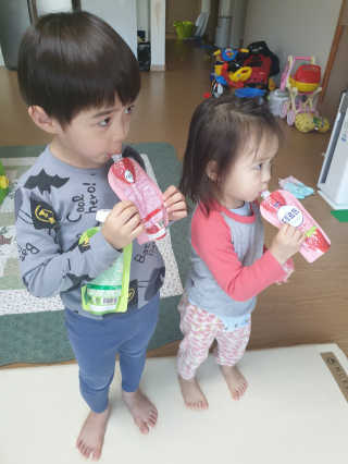 데르뜨 떠먹는 과일 3종, 짜먹는 과일 2종 총 10개 체험 — 5점을 준 리뷰어가 2020년 3월 올린 사용 사진
