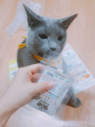 펫츠플레이트 동결건조간식 기호성 테스트 8종 — 5점을 준 리뷰어가 2018년 5월 올린 사용 사진