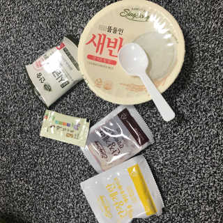 신송식품 신송 새반컵밥 4종 — 4.33점을 준 리뷰어가 2018년 7월 올린 사용 사진