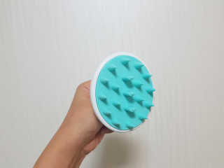 달리프 베러 퍼퓸 샴푸 1000ml 레이니데이 or 일랑로즈 — 3.5점을 준 리뷰어가 2018년 11월 올린 사용 사진