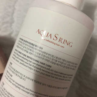 아쿠아큐링 아쿠아S링 퓨어리프레싱 헤어케어 500ml — 5점을 준 리뷰어가 2018년 7월 올린 사용 사진