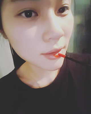 코덕 코스메틱 벨벳 시크 립라커 — 4.33점을 준 리뷰어가 2017년 5월 올린 사용 사진